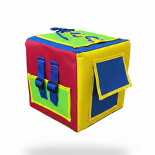 Cargar imagen en el visor de la galería, Dado de Tela Montessori de Vestir (20x20 cm) | Cubo Sensorial Temprano