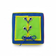 Cargar imagen en el visor de la galería, Dado de Tela Montessori de Vestir (20x20 cm) | Cubo Sensorial Temprano
