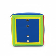 Cargar imagen en el visor de la galería, Dado de Tela Montessori de Vestir (20x20 cm) | Cubo Sensorial Temprano