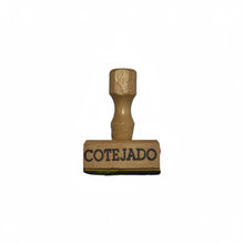 Cargar imagen en el visor de la galería, Sello de Madera Tradicional con Puño (Modelos a Elegir)