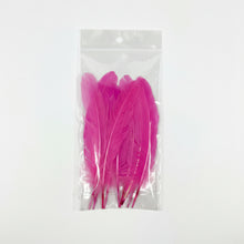 Cargar imagen en el visor de la galería, Plumas de Gallo Pintadas 15 a 20 cm (Bolsa con 10 Piezas)